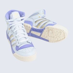 NWT Adidas Originals Sneakers | Size 7.5 | Classic Style